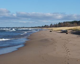 Cozy Cottage on Lake Superior - Marquette - Beach