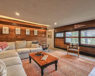 Surrender to Tranquility - Feather Ledge Cliffwood Colony - Ligonier - Sala de estar