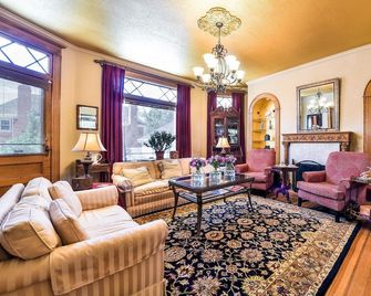 The St. Mary's Inn, Bed and Breakfast - Colorado Springs - Living room
