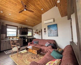 Juniper House: Your Serene Boulder, Utah Mountain Retreat - Boulder - Sala de estar
