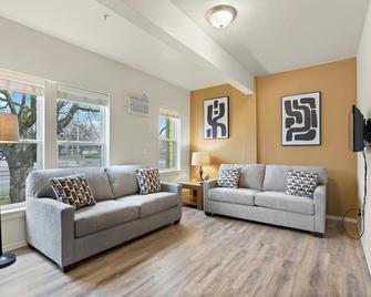 Maple Leaf Manor Suites - Spokane - Stue