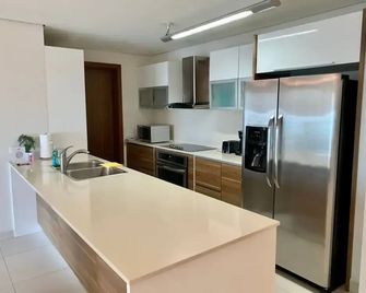 Silver View Park I 2 Bedroom Apt in Costa del Este - Panama City - Cuisine