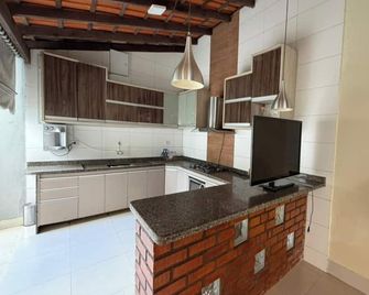 OYO Gratitud Home - Imperatriz - Kitchen