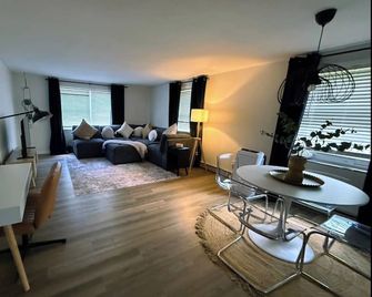 2 Bedrooms With Full Kitchen in Brownsbu - Brownsburg - Obývací pokoj