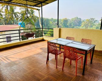 Anant Villa And Resort - Alibag - Balkon