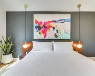 Walk to Shops & Restaurants: Chic Galveston Studio - Galveston - Bedroom