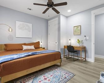 Two Amazing Modern & Spacious Beach Retreats, 9 Bedroom, 6 bathrooms - Gulfport - Makuuhuone