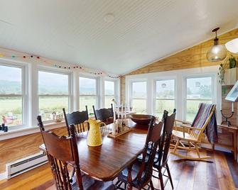Historic Valley View - Waitsfield - Dining room
