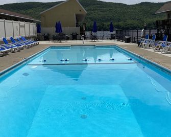 Park Lane Motel - Lake George - Pool