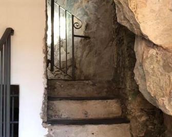 Al Castello Affittacamere - Pietra Ligure