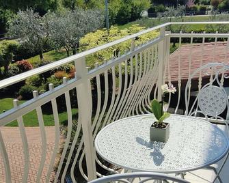 Bed and Breakfast Erilla - Desenzano del Garda - Varanda