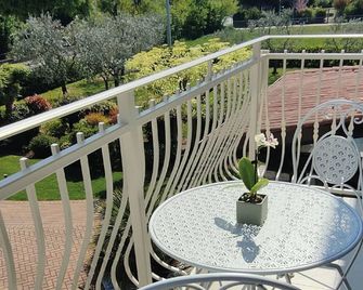 Bed and Breakfast Erilla - Desenzano del Garda - Parveke