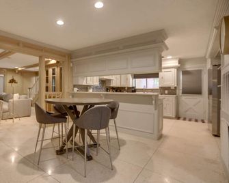 Poolside Oasis Near Medical Center And Nrg Stadium! - Houston - Comedor
