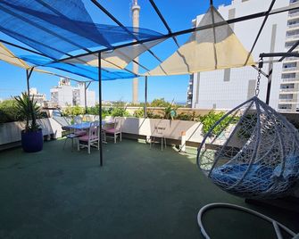 Montevideo Hostel - Montevideo - Balcon