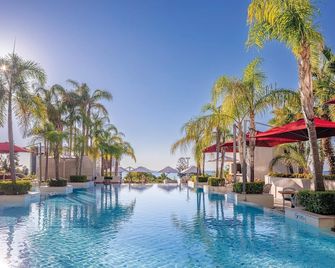 Four Seasons Hotel - Limassol - Svømmebasseng