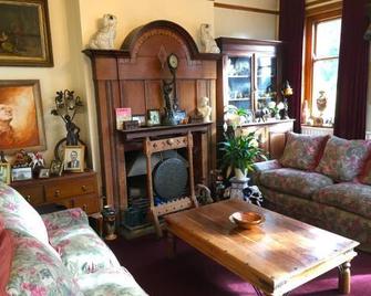 Hawthorn House Hotel - Kettering - Living room