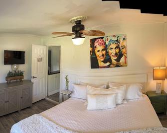 3-Bedroom Home Plus Mother-in-Law-Suite in Peaceful Haleiwa Hawaii - Haleiwa - Phòng ngủ