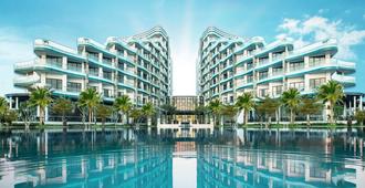 Vinpearl Resort & Golf Nam Hoi An - Hội An - Bể bơi