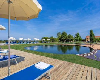 Luxury Lodge Glamping - Palazzolo dello Stella - Bazén