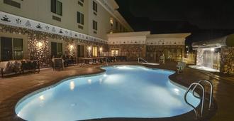 Win-River Resort & Casino - Redding - Pool