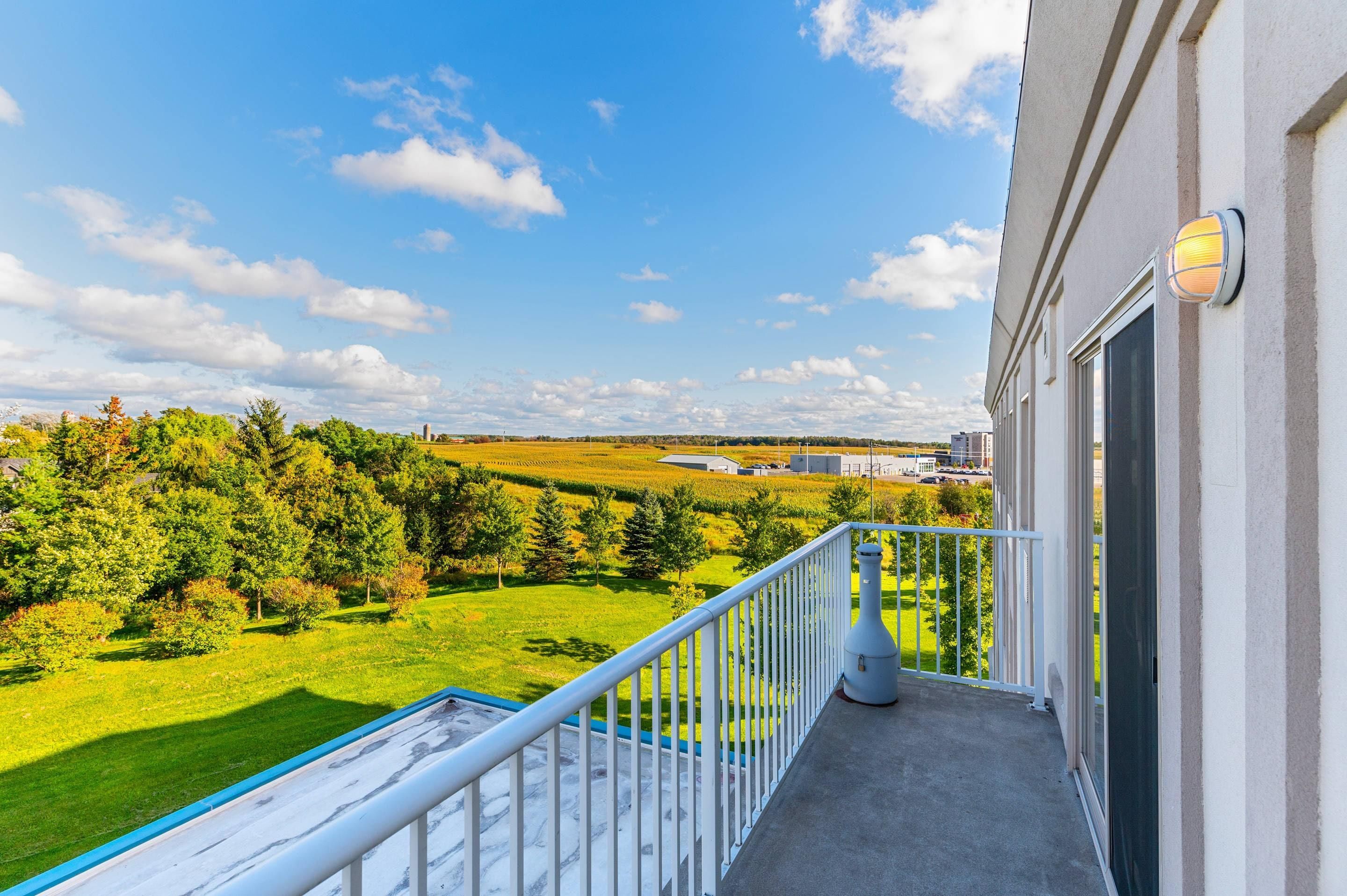 Comfort Inn & Suites - Kincardine - Balcone