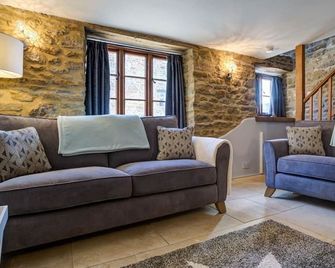 Hollytree Cottage - Banbury - Living room