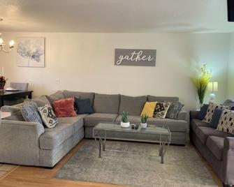 Hidden Palms Resort and Condominiums - Lake Havasu City - Olohuone
