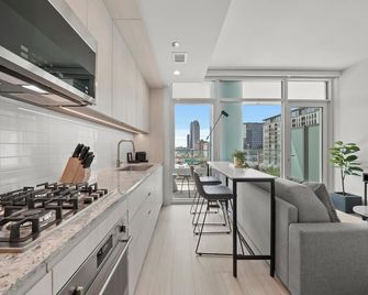 Level Fulton Market - Open Concept studio with full kitchen and luxury bathroom - Chicago - Cocina
