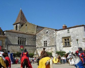 Cozy House in Lot with Pool and Terrace - Saint-Caprais-de-Lerm