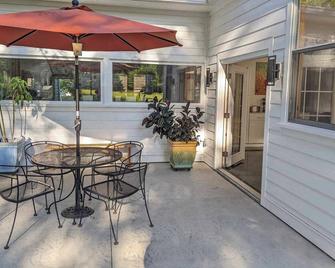 House W/ Gym, Sauna, Espresso Machine, EV charger - Fairfield - Innenhof