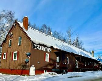 Cozy apartment in Colebrook NH - Colebrook