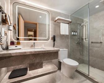 Tiffany Hotel - Geneva - Bathroom