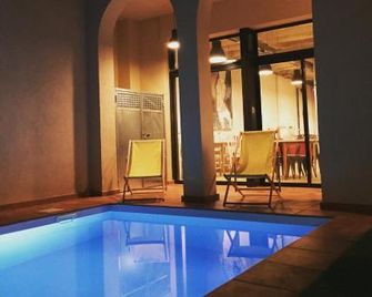 Ten To Go Hostel - Barcelona - Piscina