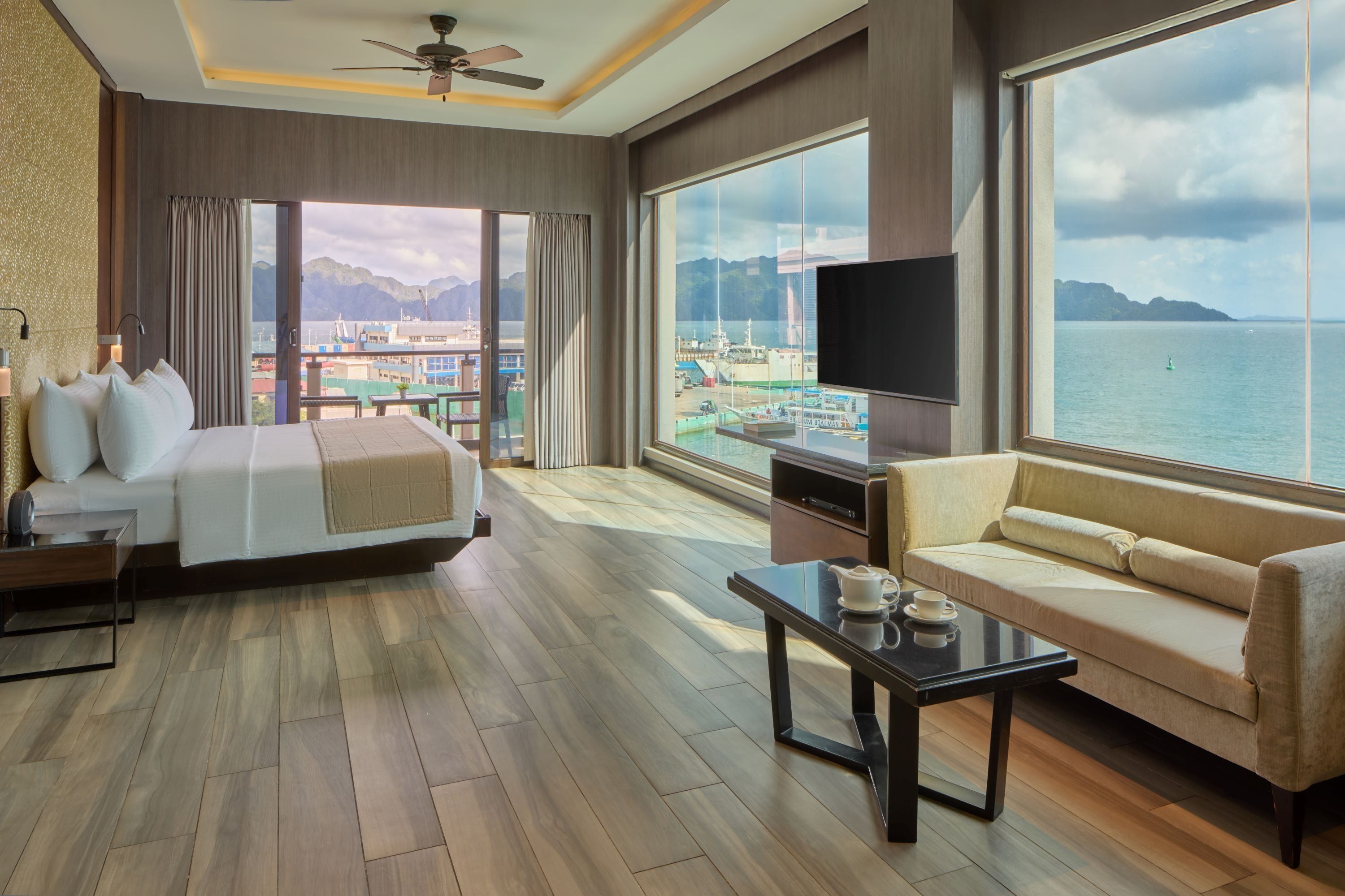 Two Seasons Coron Bayside Hotel - Coron
