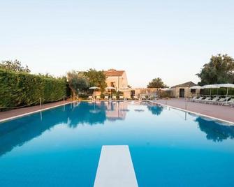 Hotel Villa Favorita - Noto - Piscina