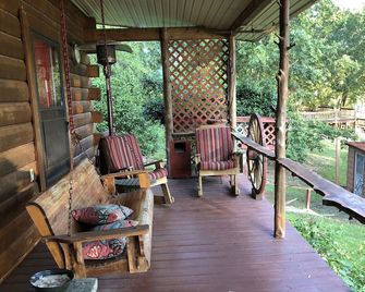 Serene Waterfront Home on Lake D'Arbonne - Farmerville - Balcony