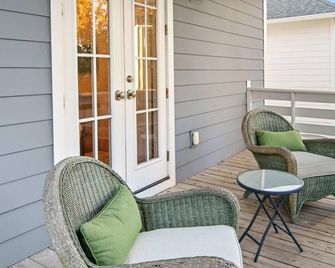 Shem Creek House- 5 Mins to Dtwn & Beach Hot Tub - Charleston - Balcony