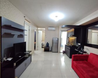 OYO 93857 Apartemen Kalibata City By Artomoro - Jakarta - Bedroom