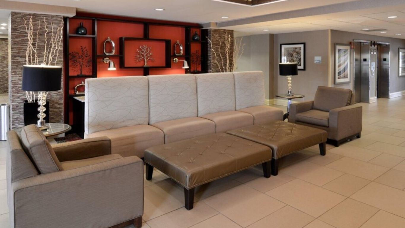 Holiday Inn Express Crestwood