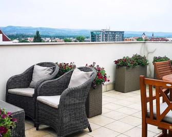 3 Bedroom Suite 98 sq m with Big Patio - Novi Sad - Balcony