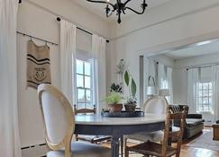 County Seat Colonial - Litchfield - Dining room