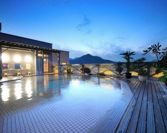 Hotel Kasuien - Ureshino - Pileta