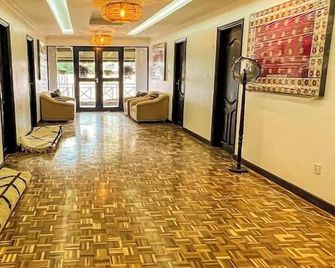 Trisan Resident Hotel - Найробі - Коридор