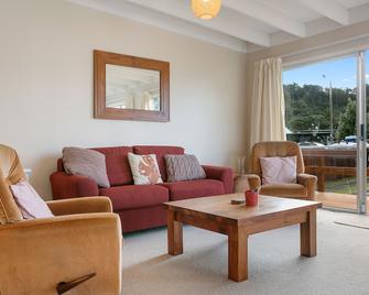 Clara's Togs and Towels - Waihi - Bachcare NZ - Waihi Beach - Living room