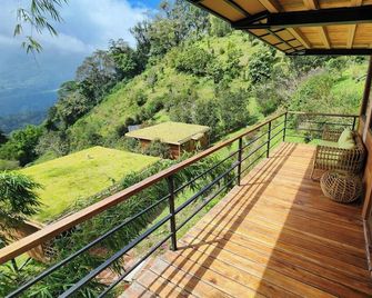 Wild on the Farm, Boquete Cloud Forest Lodge - Los Naranjos - Balcón