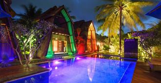 Kies Villas Lombok - Kuta - Pool