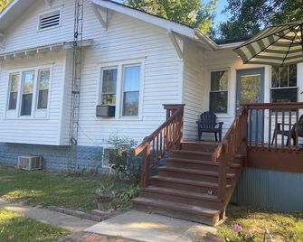 Cozy 2-bedroom country craftsman - Murphysboro - Edificio