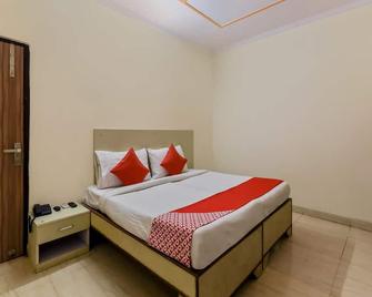 OYO 16642 Flagship Hotel Mahadev - Ghāziābād - Ložnice