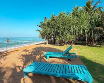 Serendib Beach Hotel - Induruwa - Beach