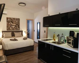Triple A - Acropolis View In The City Center - Free Parking! - Athens - Bedroom